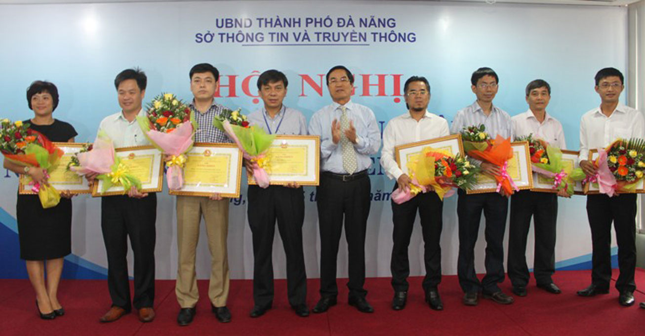 Viễn thông thành phố Đà Nẵng được Ủy ban nhân dân thành phố tôn vinh Doanh nghiệp tiêu biểu ngành TT&TT Thành phố Viễn thông thành phố Đà Nẵng được Ủy ban nhân dân thành phố tôn vinh Doanh nghiệp tiêu biểu ngành TT&TT Thành phố