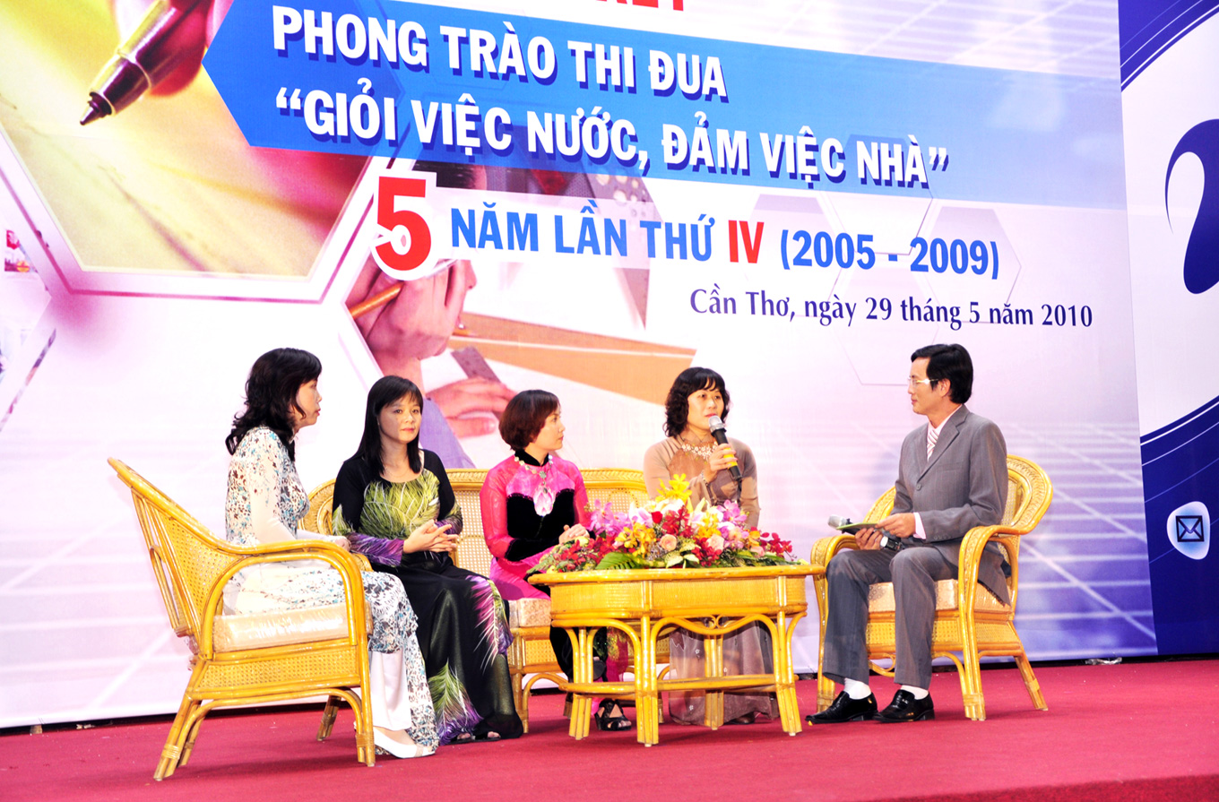Đội ngũ lao động nữ VNPT: năng động, sáng tạo trong sự nghiệp đổi mới Đội ngũ lao động nữ VNPT: năng động, sáng tạo trong sự nghiệp đổi mới