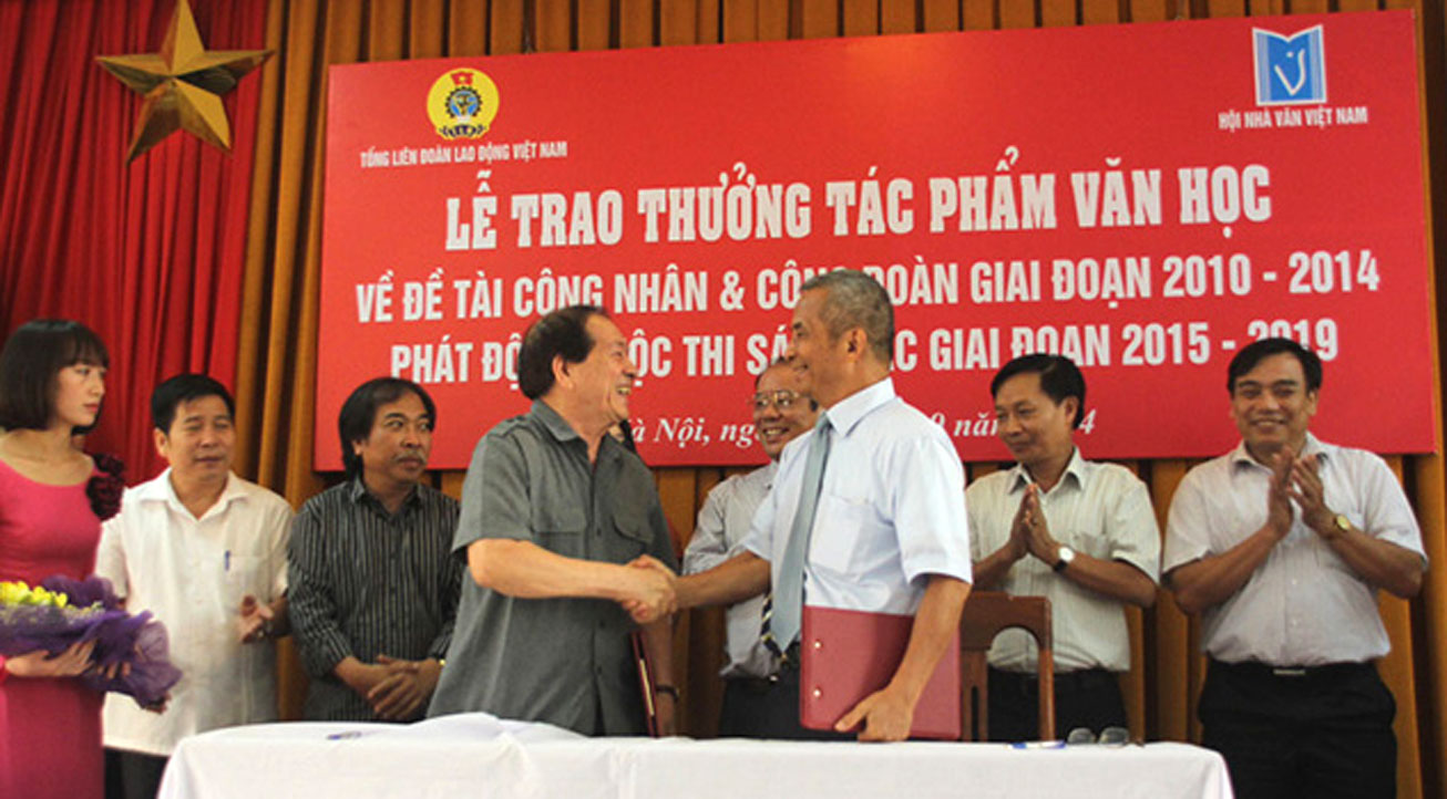 Tổng liên đoàn LĐVN tổng kết và trao thưởng tác phẩm văn học đề tài về CN & CĐ giai đoạn 2010- 2014 Tổng liên đoàn LĐVN tổng kết và trao thưởng tác phẩm văn học đề tài về CN & CĐ giai đoạn 2010- 2014