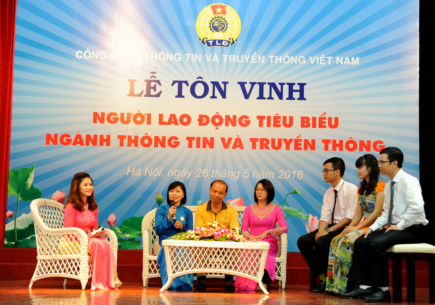 65 CBCNV VNPT được tôn vinh "Người lao động tiêu biểu Ngành TT&TT" 65 CBCNV VNPT được tôn vinh "Người lao động tiêu biểu Ngành TT&TT"