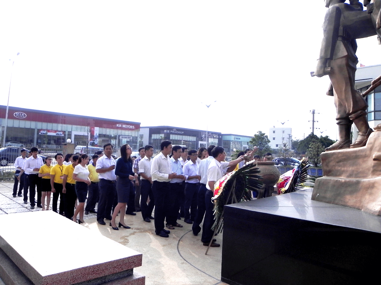 Lễ viếng Đài tưởng niệm Liệt sĩ Ngành Bưu điện nhân 42 năm ngày giải phóng miền Nam, thống nhất đất nước (30/04/1975-30/04/2017) Lễ viếng Đài tưởng niệm Liệt sĩ Ngành Bưu điện nhân 42 năm ngày giải phóng miền Nam, thống nhất đất nước (30/04/1975-30/04/2017)