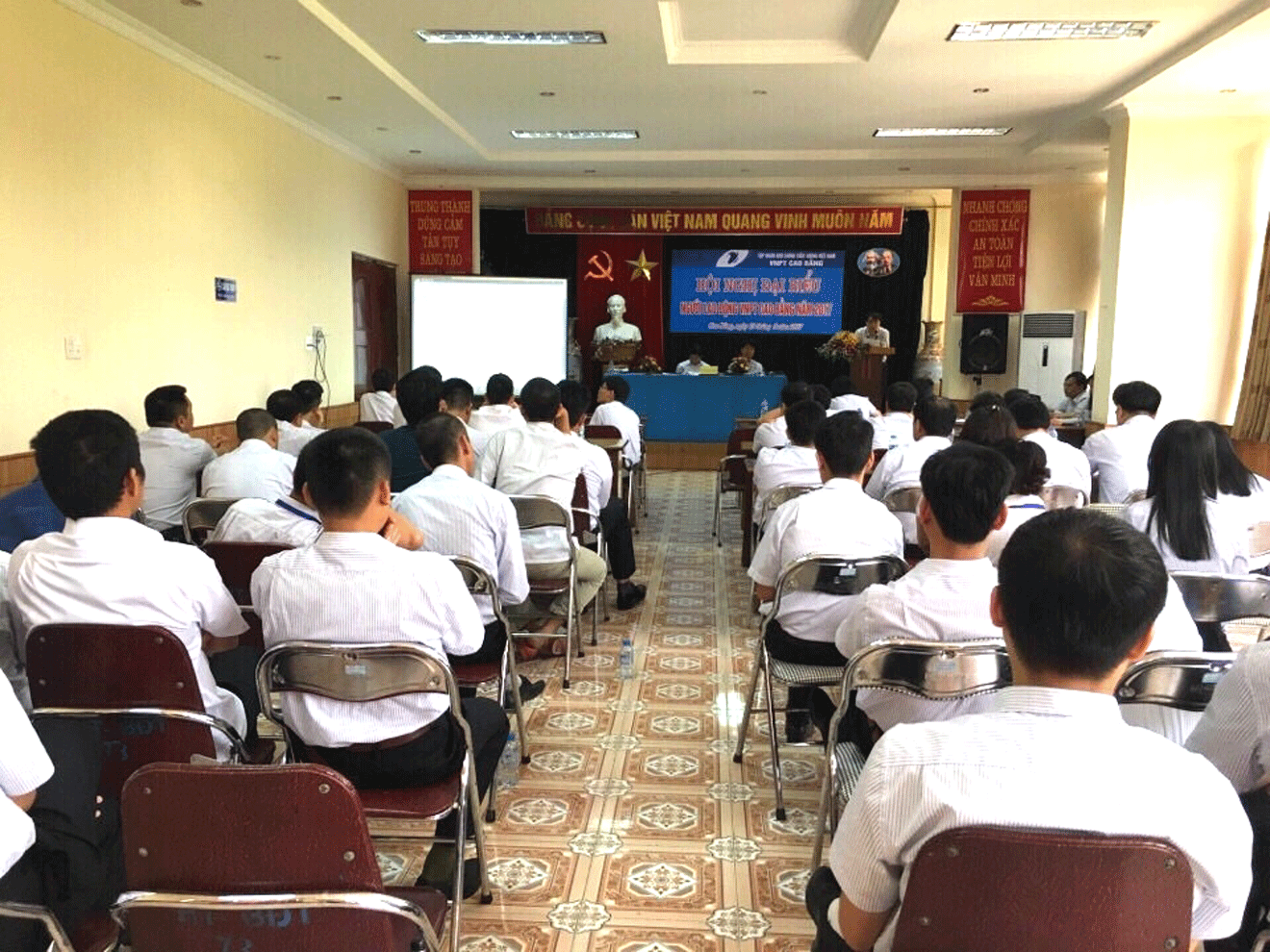 VNPT Cao Bằng tổ chức Hội nghị đại biểu Người lao động năm 2017 VNPT Cao Bằng tổ chức Hội nghị đại biểu Người lao động năm 2017
