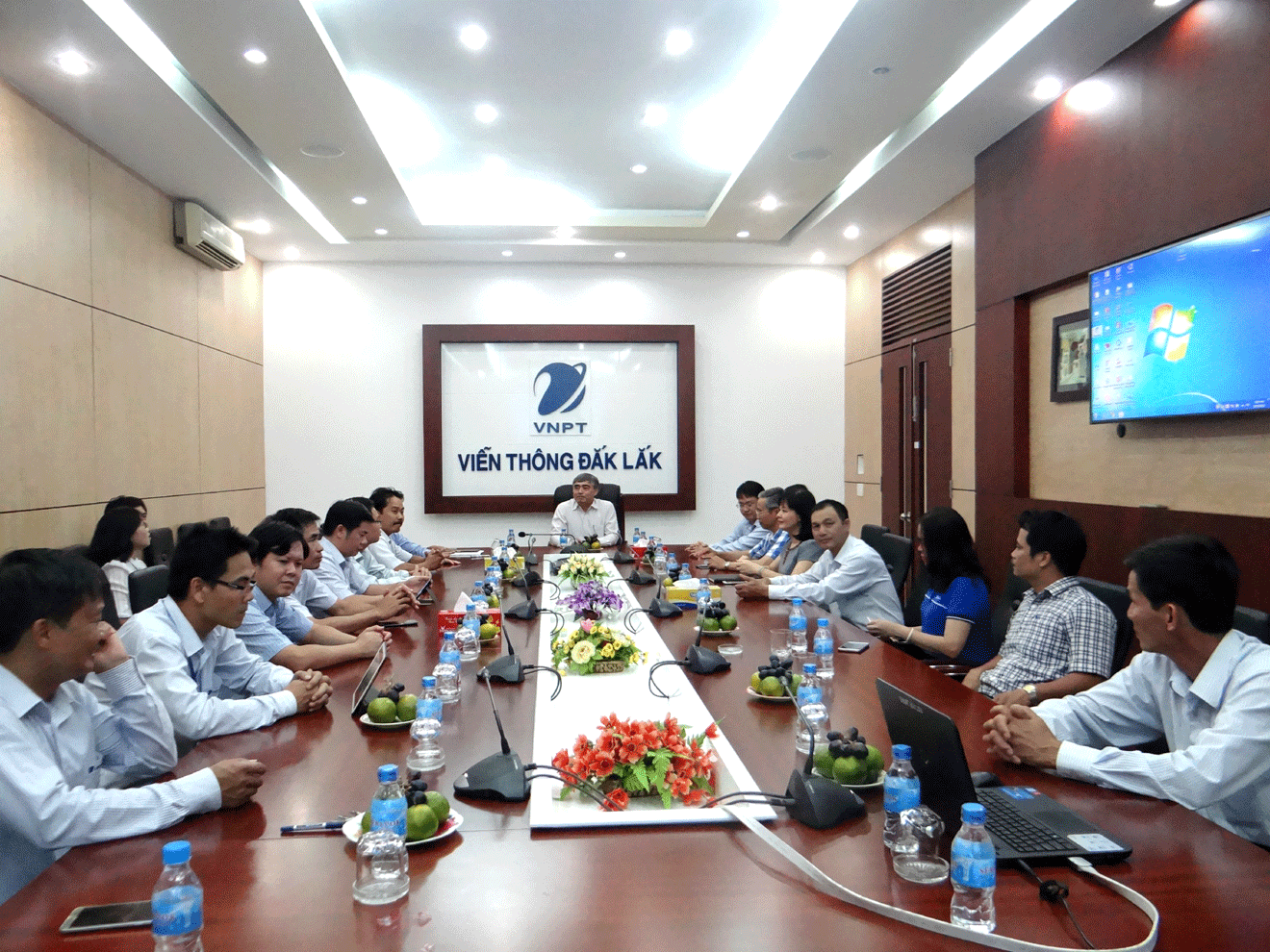 Thứ Trưởng Bộ Thông tin và Truyền thông Nguyễn Minh Hồng đến thăm và làm việc với VNPT Đắk Lắk Thứ Trưởng Bộ Thông tin và Truyền thông Nguyễn Minh Hồng đến thăm và làm việc với VNPT Đắk Lắk