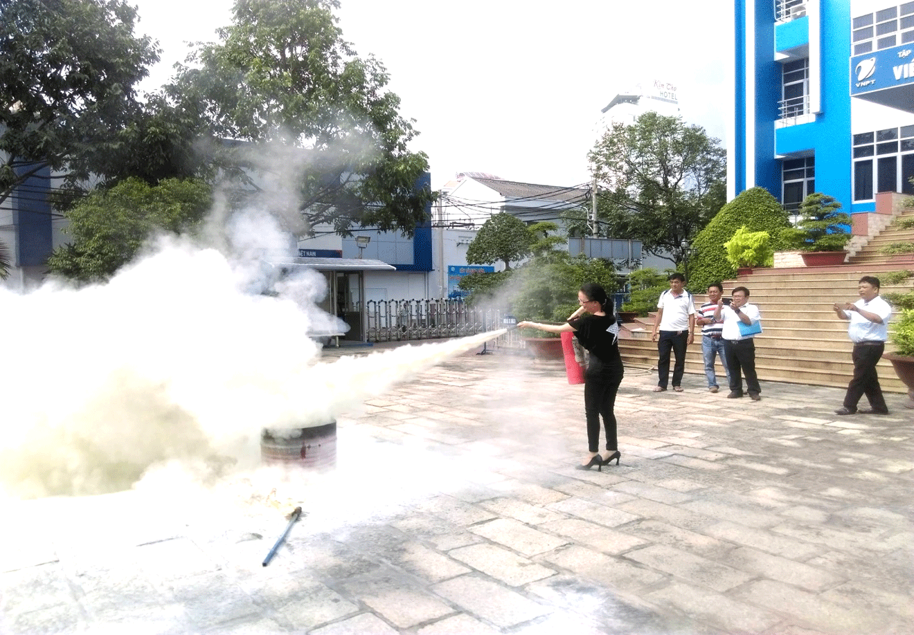 Trung tâm Kinh doanh VNPT-Cần Thơ tổ chức tập huấn ATVSLĐ-PCCN Trung tâm Kinh doanh VNPT-Cần Thơ tổ chức tập huấn ATVSLĐ-PCCN