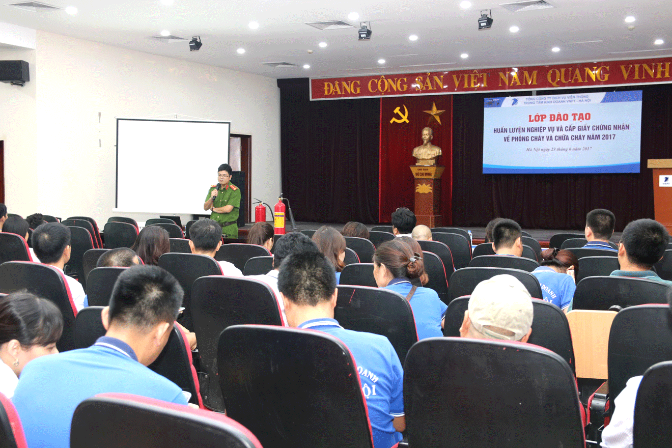 Huấn luyện nghiệp vụ phòng cháy và chữa cháy cho Ban Chỉ huy và Đội PCCC cơ sở tại TTKD VNPT – Hà Nội Huấn luyện nghiệp vụ phòng cháy và chữa cháy cho Ban Chỉ huy và Đội PCCC cơ sở tại TTKD VNPT – Hà Nội
