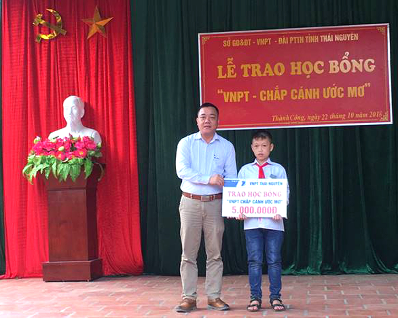 VNPT Thái Nguyên trao học bổng “VNPT-Chắp cánh ước mơ” VNPT Thái Nguyên trao học bổng “VNPT-Chắp cánh ước mơ”