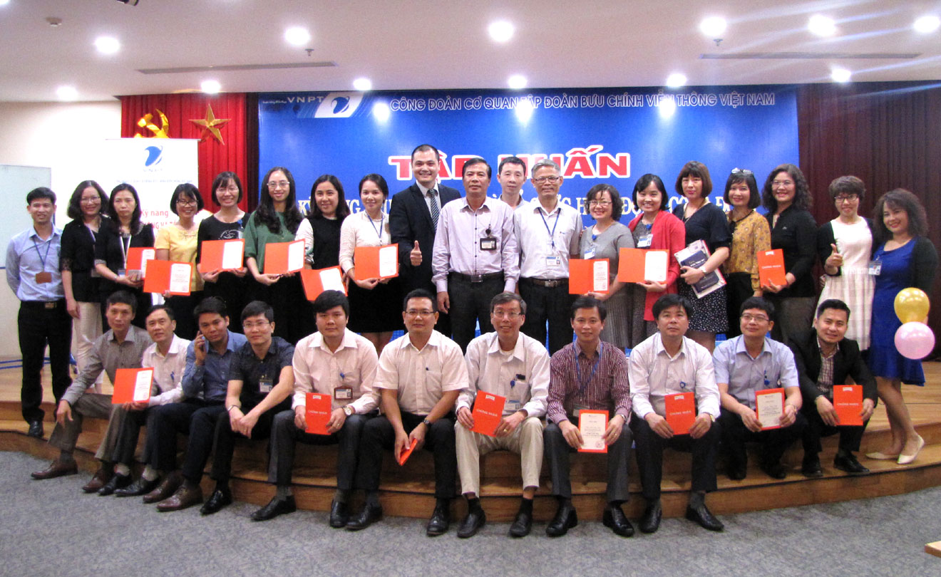 Công đoàn Cơ quan Tập đoàn Bưu chính Viễn thông Việt Nam tổ chức Hội nghị tập huấn cán bộ công đoàn Công đoàn Cơ quan Tập đoàn Bưu chính Viễn thông Việt Nam tổ chức Hội nghị tập huấn cán bộ công đoàn