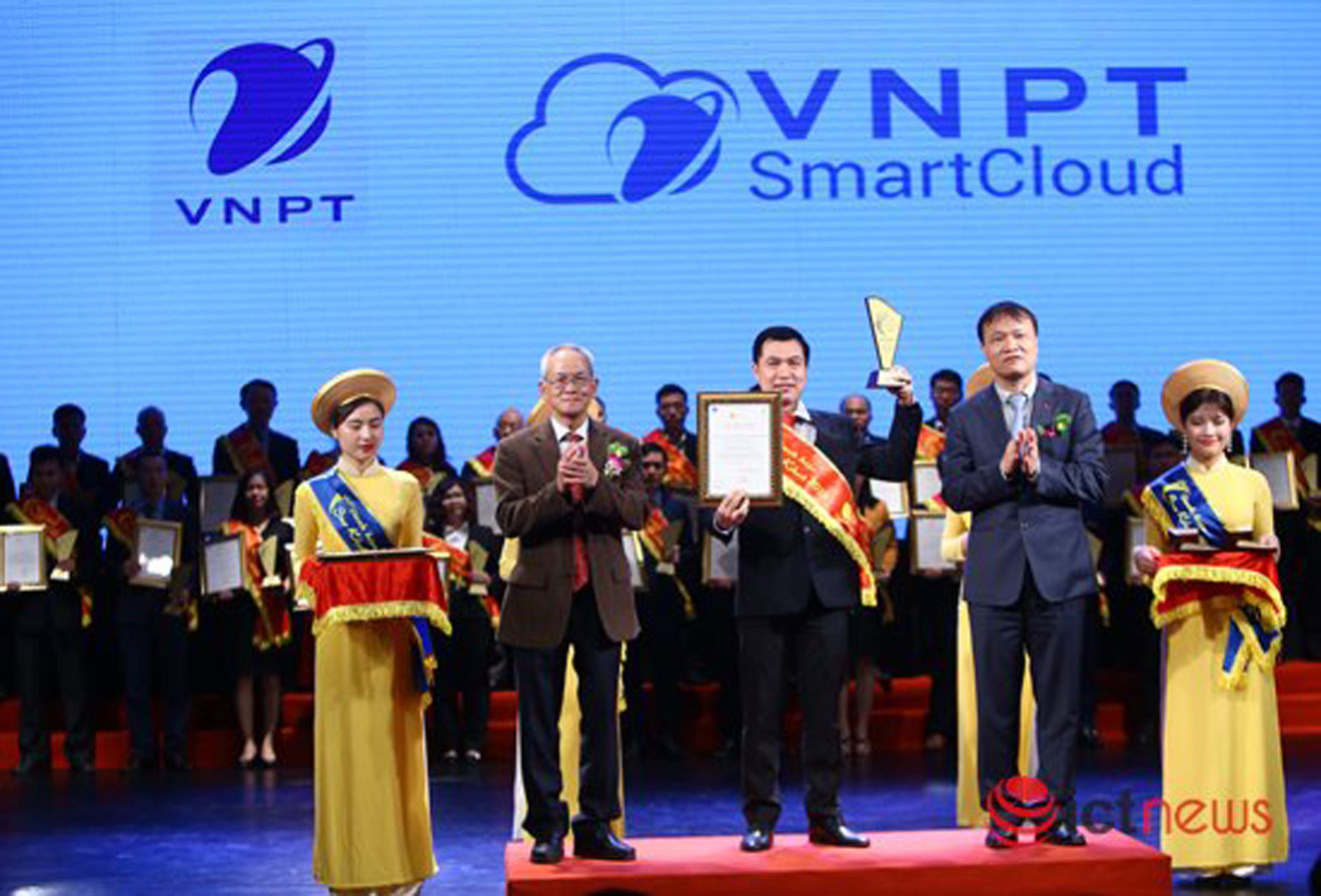 VNPT lập "hat-trick" tại chương trình bình chọn Sao Khuê 2018 VNPT lập "hat-trick" tại chương trình bình chọn Sao Khuê 2018