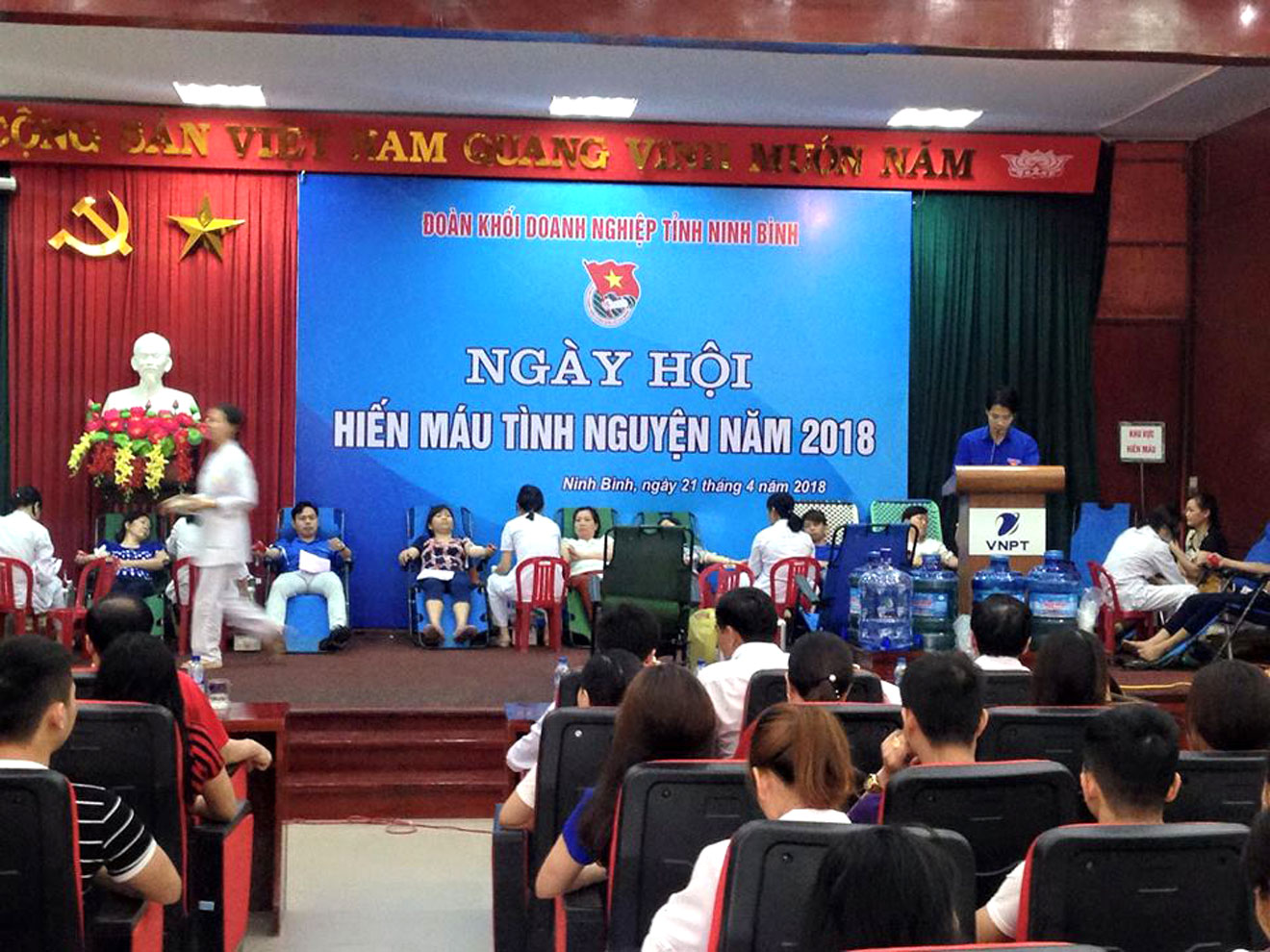 Đoàn viên VNPT Ninh Bình tham gia Ngày hội hiến máu tình nguyện Đoàn viên VNPT Ninh Bình tham gia Ngày hội hiến máu tình nguyện