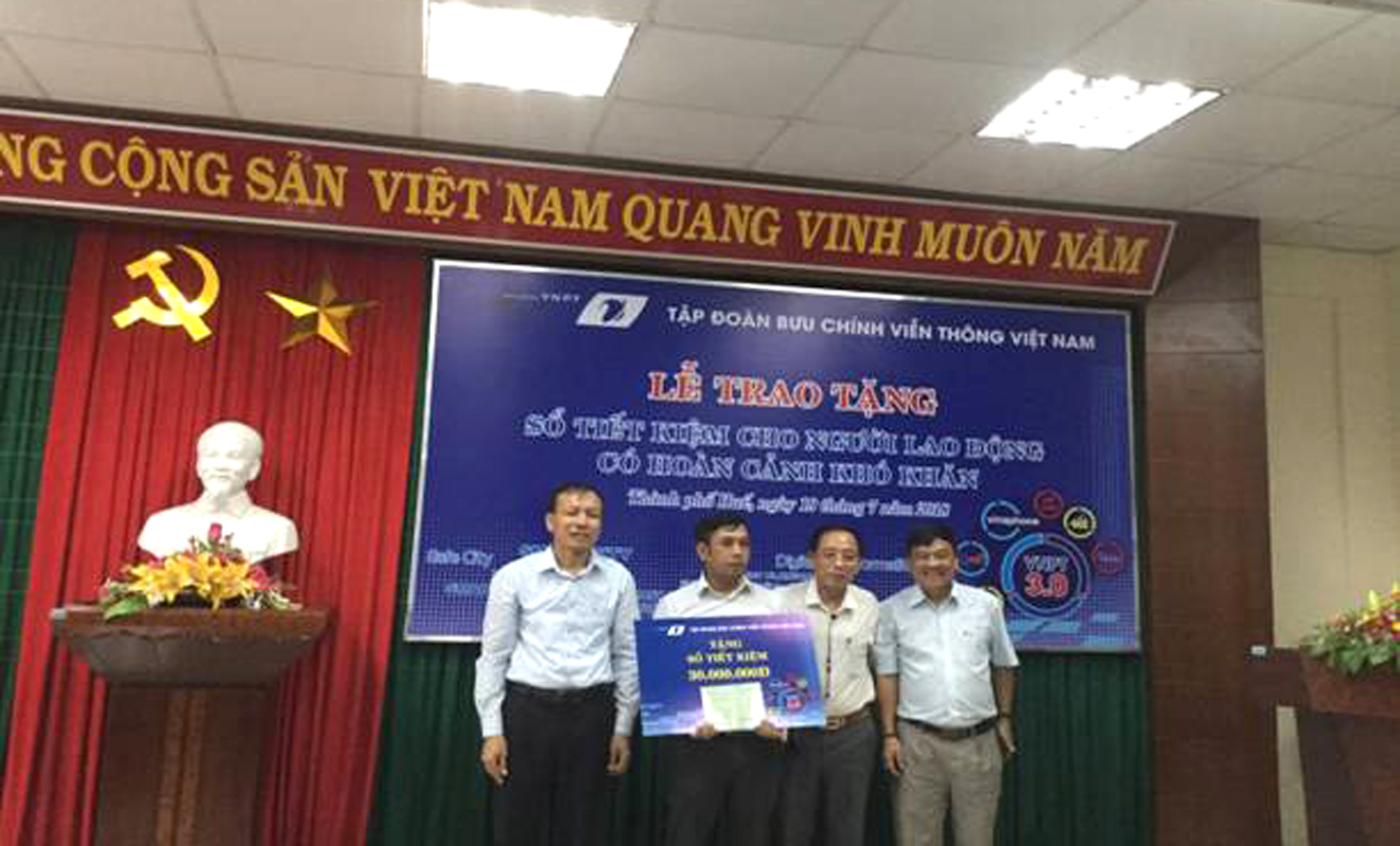 Chuyên môn, Công đoàn VNPT luôn quan tâm, chăm lo đời sống cho CBCNVcó hoàn cảnh khó khăn. Chuyên môn, Công đoàn VNPT luôn quan tâm, chăm lo đời sống cho CBCNVcó hoàn cảnh khó khăn.