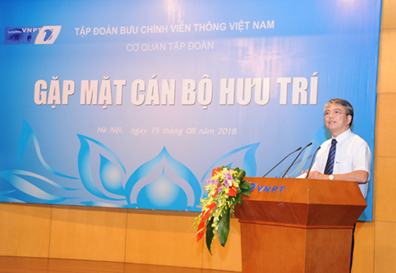 Tập đoàn gặp mặt cán bộ hưu trí qua các thời kỳ Tập đoàn gặp mặt cán bộ hưu trí qua các thời kỳ