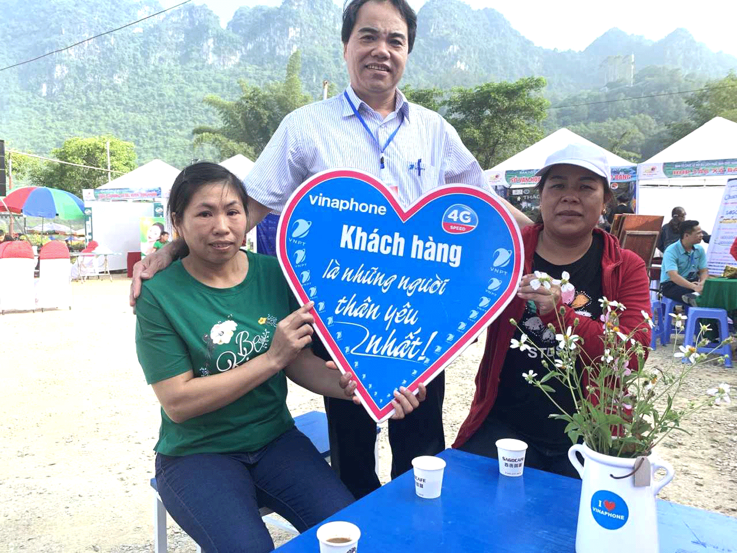 TTKD VNPT Cao Bằng – góp thêm màu sắc cho Lễ hội Thác Bản Giốc lần III năm 2019. TTKD VNPT Cao Bằng – góp thêm màu sắc cho Lễ hội Thác Bản Giốc lần III năm 2019.