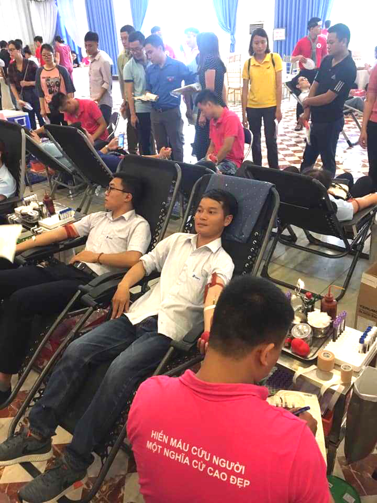 Đoàn viên VNPT Ninh Bình tham gia Ngày hội hiến máu “Giọt hồng Hoa Lư – Hè 2019” Đoàn viên VNPT Ninh Bình tham gia Ngày hội hiến máu “Giọt hồng Hoa Lư – Hè 2019”