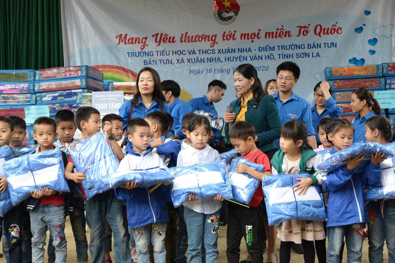 VNPT Media thực hiện chương trình an sinh xã hội tại Sơn La VNPT Media thực hiện chương trình an sinh xã hội tại Sơn La