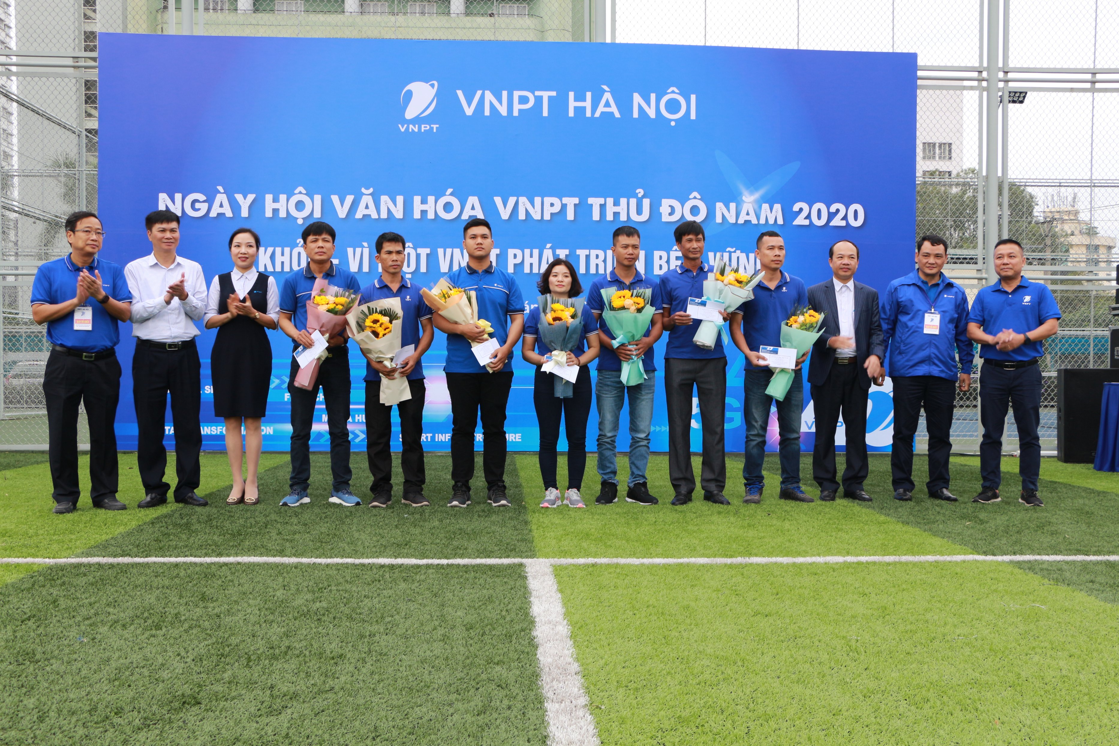 VNPT Hà Nội tổ chức ngày hội văn hóa và trao thưởng thi đua 153 ngày đêm tháng 9 VNPT Hà Nội tổ chức ngày hội văn hóa và trao thưởng thi đua 153 ngày đêm tháng 9