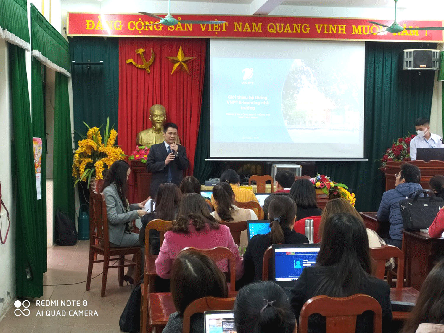 VNPT địa bàn Bắc Ninh triển khai giải pháp đào tạo trực tuyến miễn phí cho các trường học. VNPT địa bàn Bắc Ninh triển khai giải pháp đào tạo trực tuyến miễn phí cho các trường học.