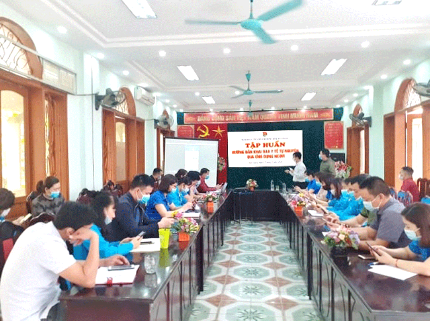 VNPT Hà Giang tập huấn cho cán bộ đoàn về ứng dụng NCOVI. VNPT Hà Giang tập huấn cho cán bộ đoàn về ứng dụng NCOVI.