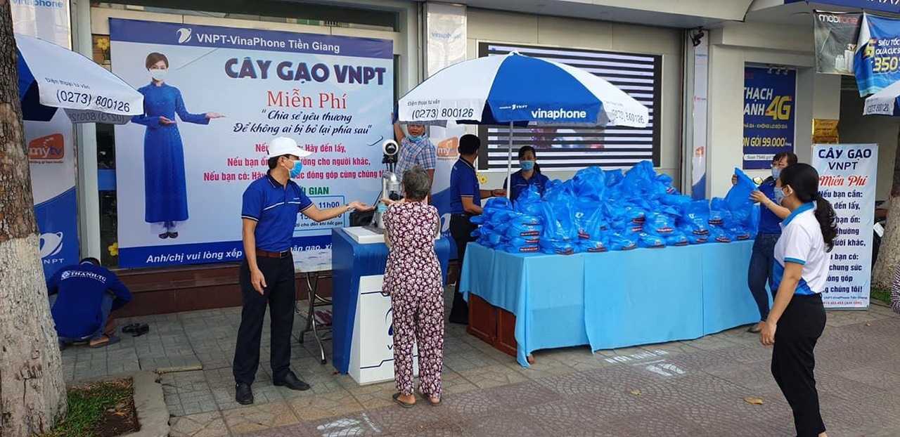 “Cây gạo - VNPT” cùng hỗ trợ bà con có hoàn cảnh khó khăn vượt qua mùa dịch Covid-19. “Cây gạo - VNPT” cùng hỗ trợ bà con có hoàn cảnh khó khăn vượt qua mùa dịch Covid-19.