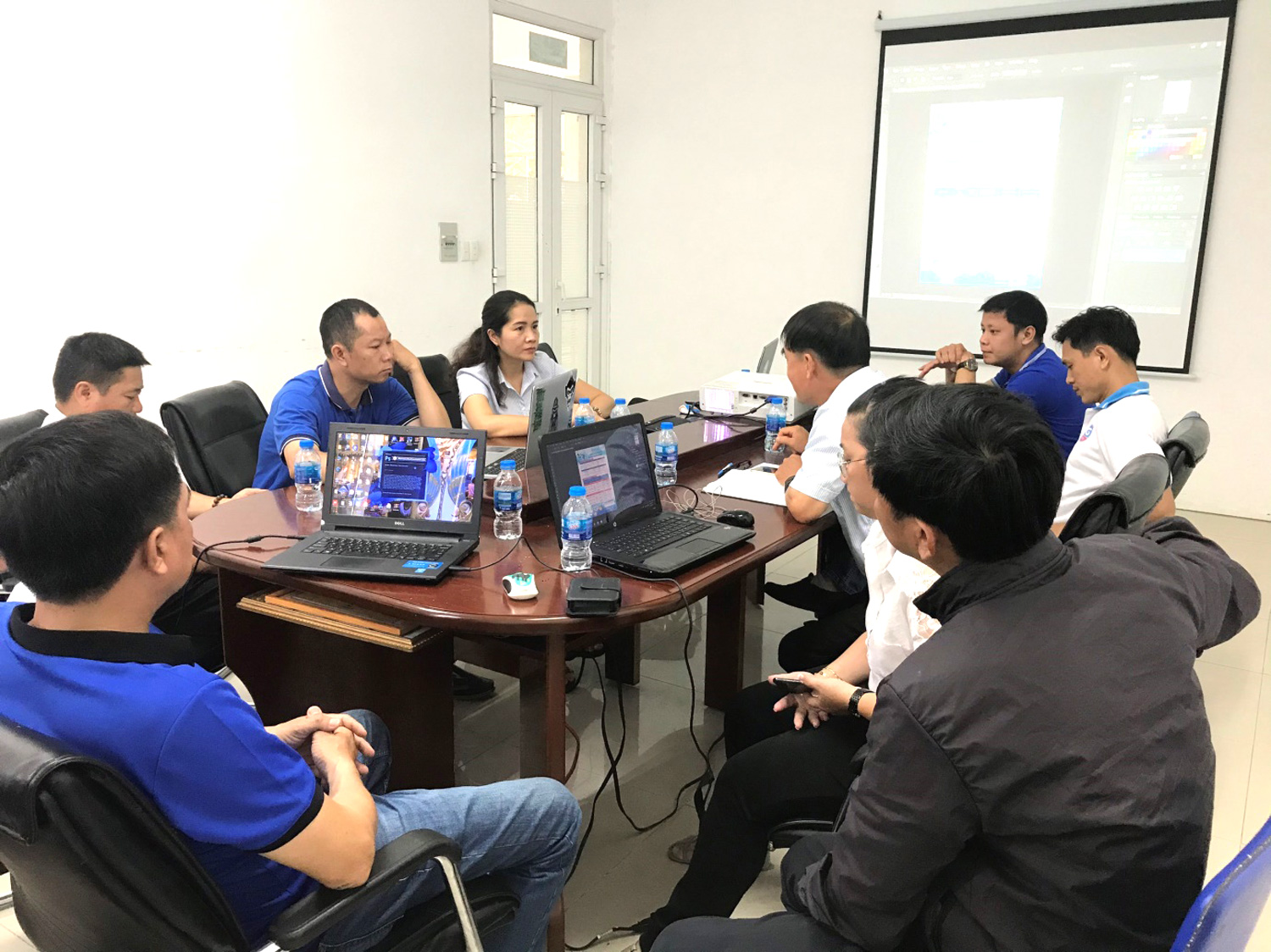 Bà Rịa-Vũng Tàu: Tăng cường công tác bán hàng và chăm sóc khách hàng qua các kênh Online. Bà Rịa-Vũng Tàu: Tăng cường công tác bán hàng và chăm sóc khách hàng qua các kênh Online.