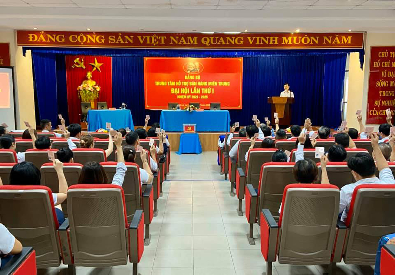 Trung tâm Hỗ trợ bán hàng Miền Trung tổ chức Đại hội đảng bộ lần thứ I, nhiệm kỳ 2020-2025. Trung tâm Hỗ trợ bán hàng Miền Trung tổ chức Đại hội đảng bộ lần thứ I, nhiệm kỳ 2020-2025.