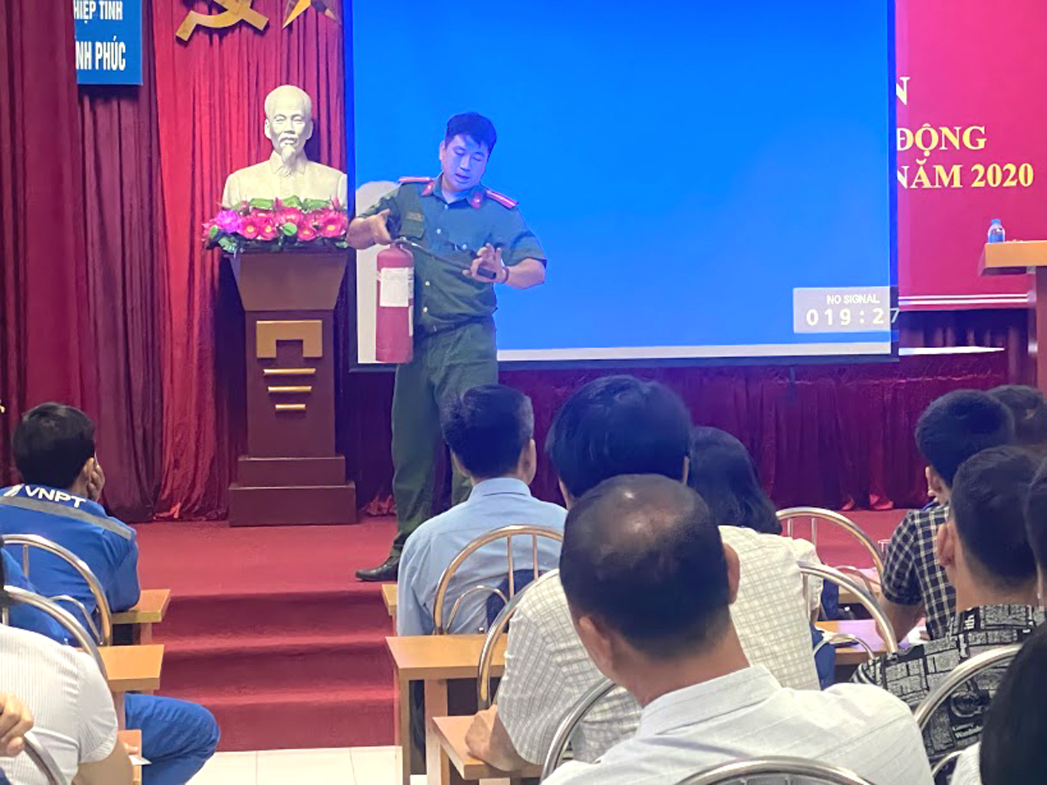 VNPT địa bàn Vĩnh Phúc tổ chức Khóa tập huấn ATVSLĐ, PCCN năm 2020. VNPT địa bàn Vĩnh Phúc tổ chức Khóa tập huấn ATVSLĐ, PCCN năm 2020.