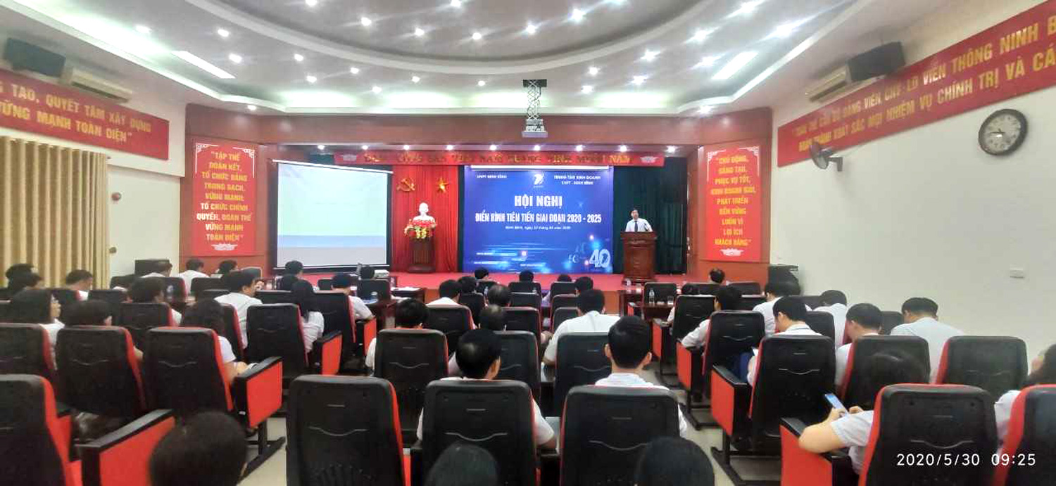 VNPT địa bàn Ninh Bình tổ chức Hội nghị Điển hình tiên tiến giai đoạn 2020-2025. VNPT địa bàn Ninh Bình tổ chức Hội nghị Điển hình tiên tiến giai đoạn 2020-2025.