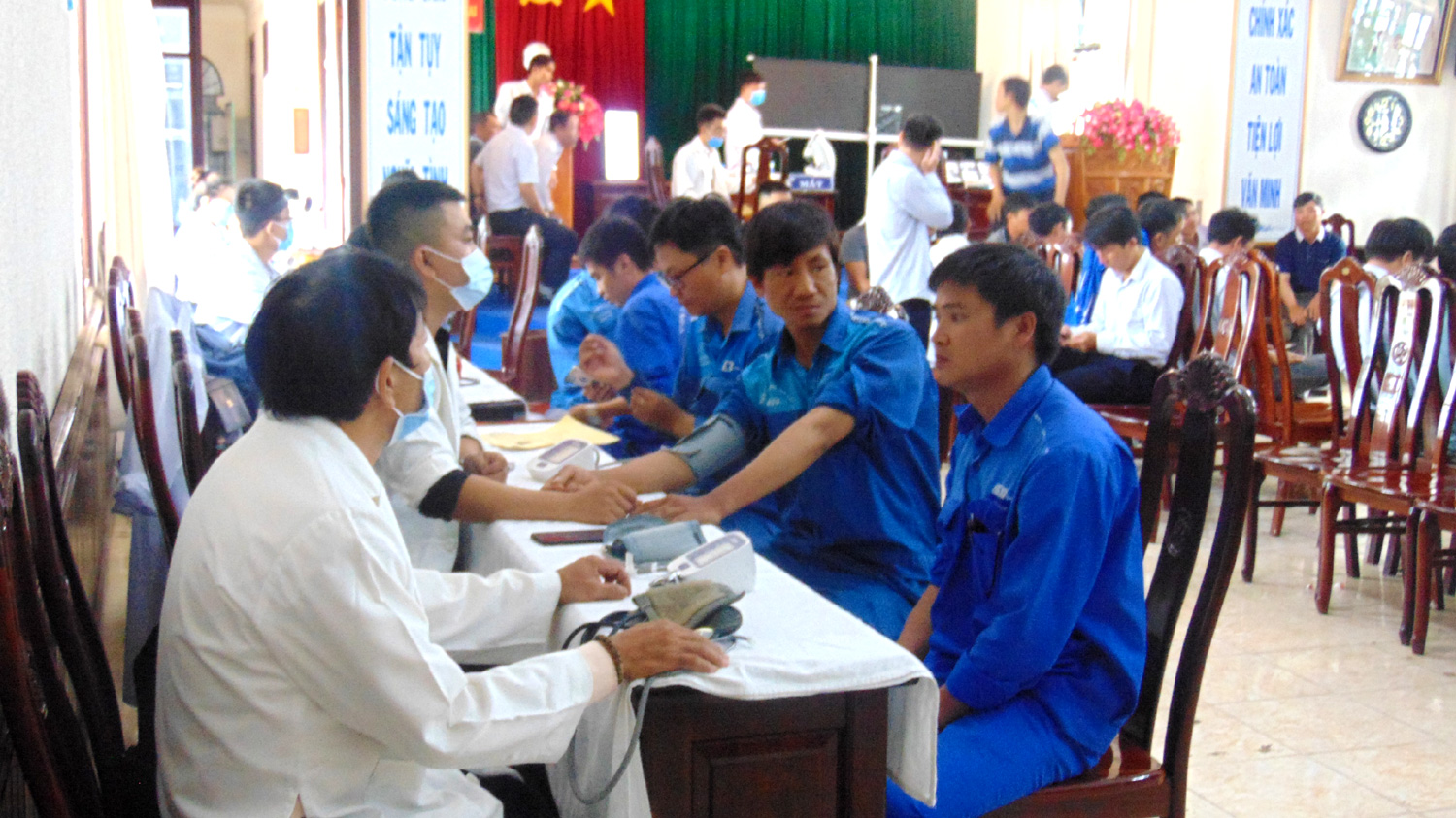 VNPT Gia Lai tổ chức khám sức khỏe định kỳ cho CBCNV-NLĐ năm 2020 VNPT Gia Lai tổ chức khám sức khỏe định kỳ cho CBCNV-NLĐ năm 2020