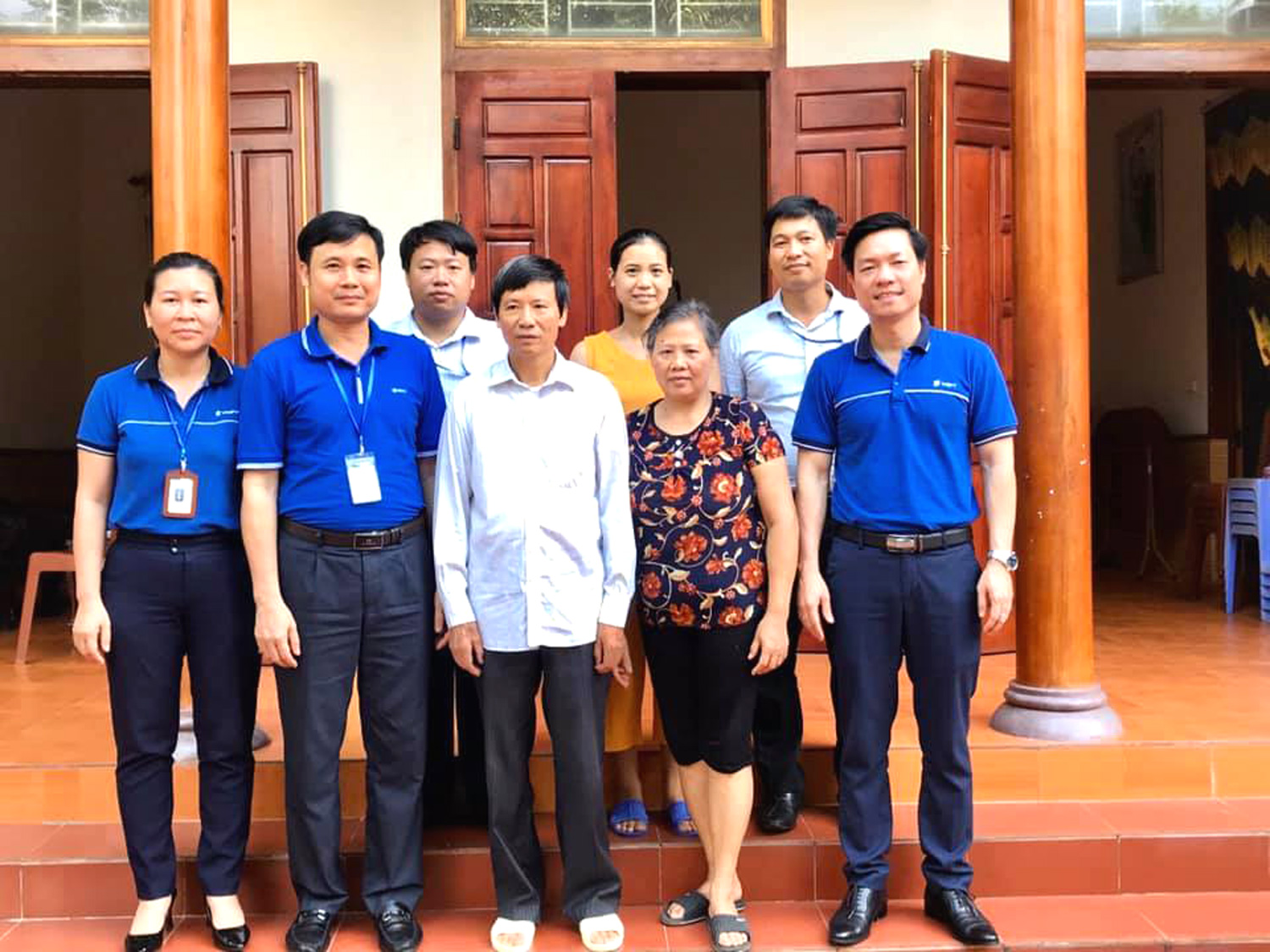 Trung tâm kinh doanh VNPT – Phú Thọ tổ chức thăm hỏi động viên người lao động nhân Tháng công nhân năm 2020. Trung tâm kinh doanh VNPT – Phú Thọ tổ chức thăm hỏi động viên người lao động nhân Tháng công nhân năm 2020.
