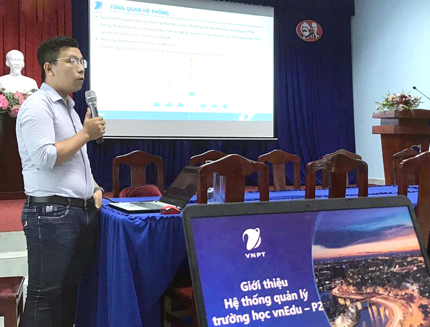 VNPT Vĩnh Long tập huấn dịch vụ trên hệ sinh thái Edu cho các chiến binh trên địa bàn. VNPT Vĩnh Long tập huấn dịch vụ trên hệ sinh thái Edu cho các chiến binh trên địa bàn.