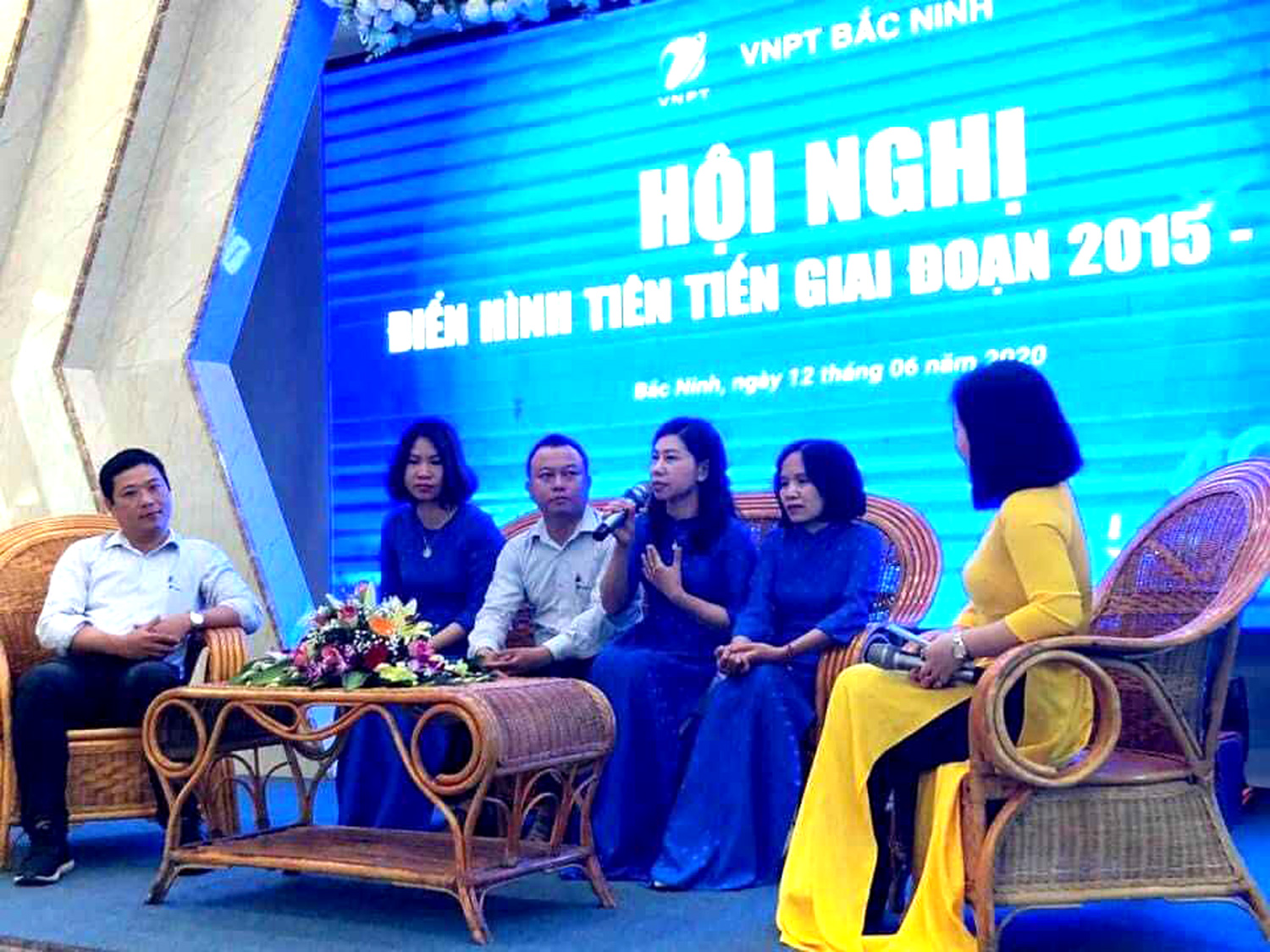 VNPT địa bàn Bắc Ninh tổ chức Hội nghị Điển hình tiên tiến giai đoạn 2015-2019. VNPT địa bàn Bắc Ninh tổ chức Hội nghị Điển hình tiên tiến giai đoạn 2015-2019.