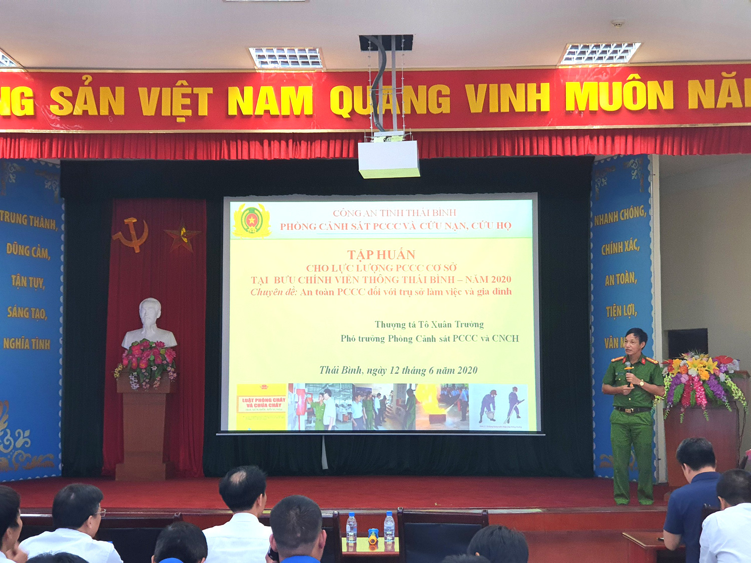 VNPT Thái Bình tập huấn công tác ATVSLĐ-PCCN năm 2020. VNPT Thái Bình tập huấn công tác ATVSLĐ-PCCN năm 2020.