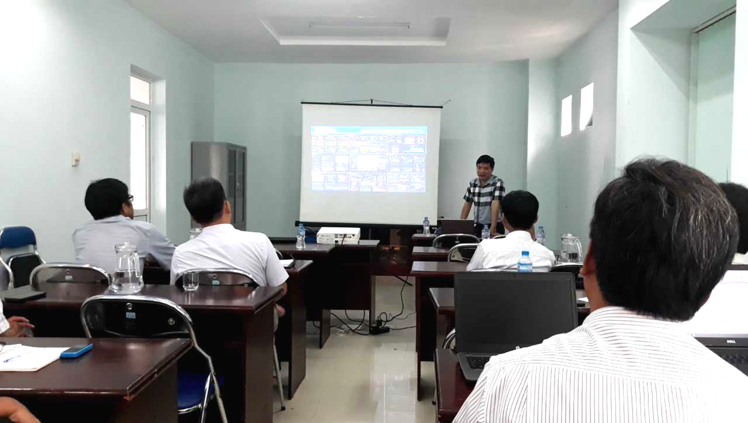 VNPT Phú Yên tổ chức tập huấn các sản phẩm, dịch vụ CNTT mới. VNPT Phú Yên tổ chức tập huấn các sản phẩm, dịch vụ CNTT mới.
