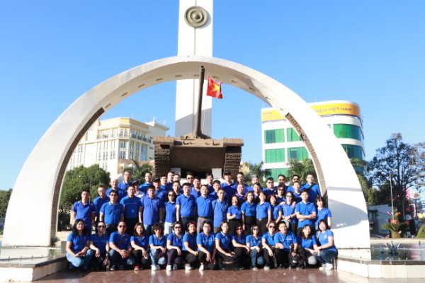Đoàn Điển hình tiên tiến VNPT địa bàn Hà Nội giao lưu và tham quan các tỉnh Tây Nguyên Đoàn Điển hình tiên tiến VNPT địa bàn Hà Nội giao lưu và tham quan các tỉnh Tây Nguyên