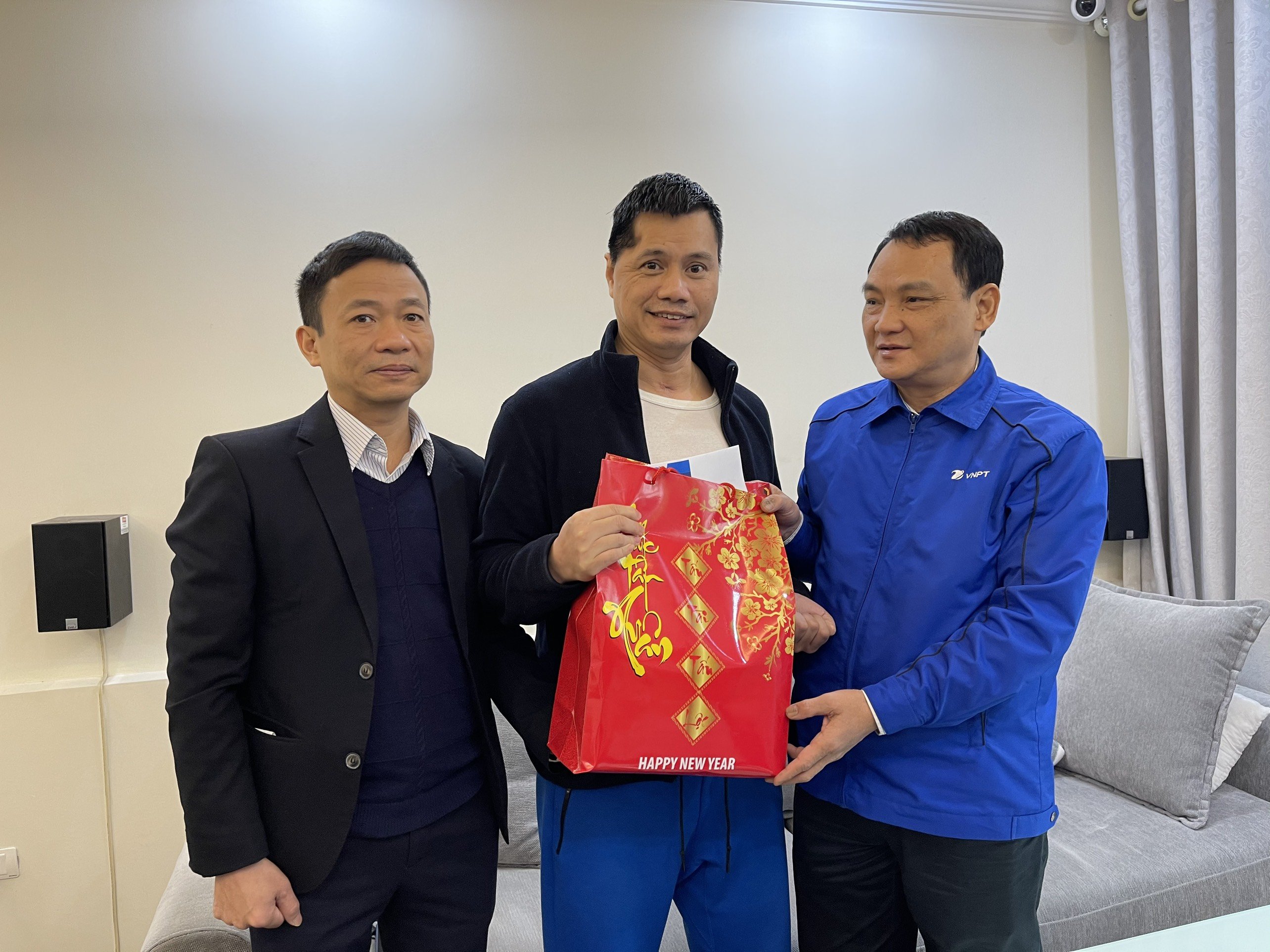 VNPT Hà Nội thăm hỏi, tặng quà người lao động nhân dịp Tết Tân Sửu VNPT Hà Nội thăm hỏi, tặng quà người lao động nhân dịp Tết Tân Sửu