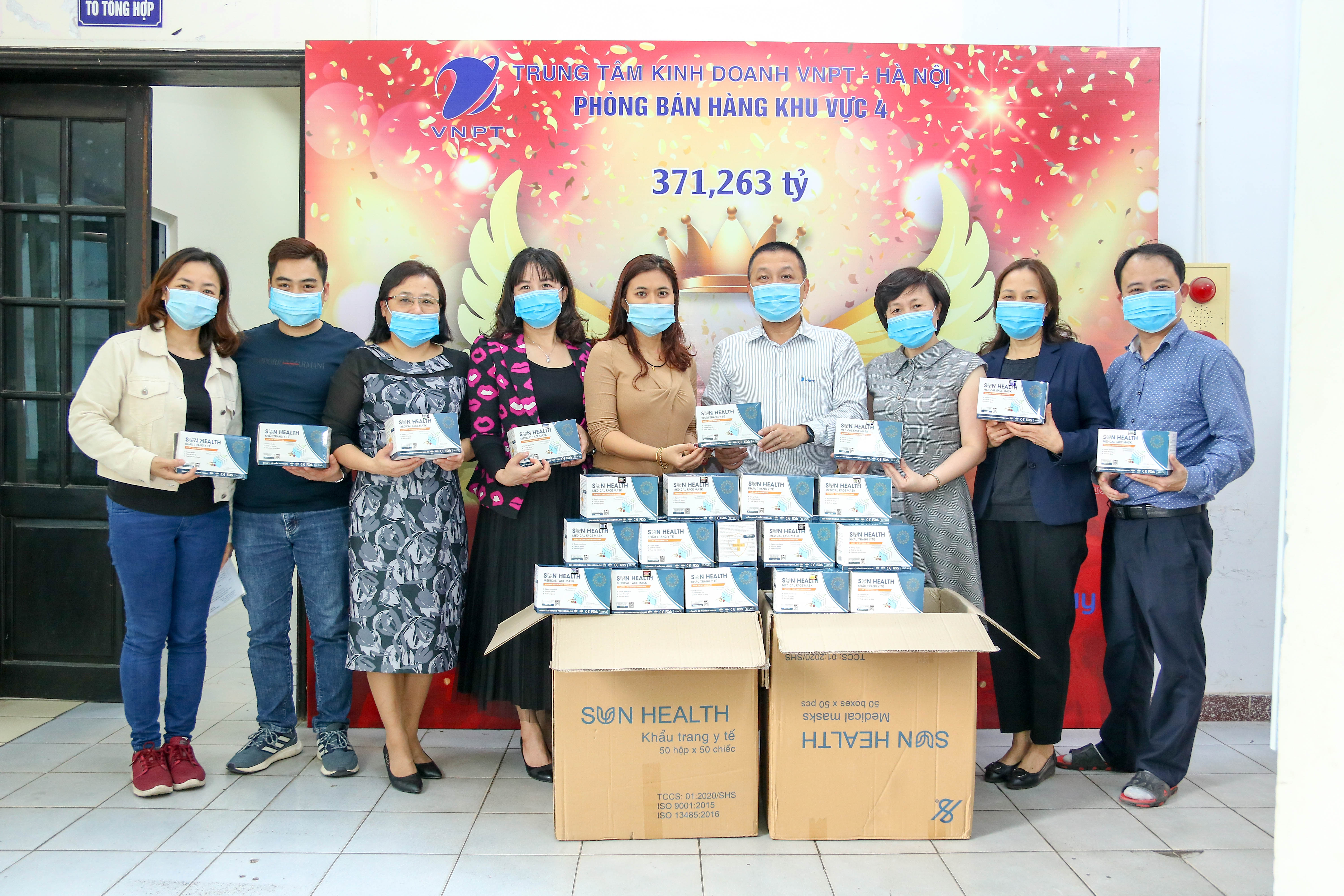 Công đoàn TTKD VNPT Hà Nội tặng khẩu trang y tế cho CBCNV và người lao động Công đoàn TTKD VNPT Hà Nội tặng khẩu trang y tế cho CBCNV và người lao động